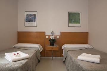 Hostal Lami Esplugues de Llobregat Calle Laurea Miro 278