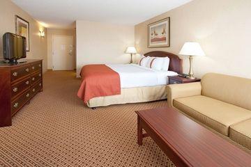 Holiday Inn Cheyenne 204 West Fox Farm Road