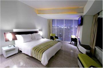 Sensa Hotel Bandung Jl. Cihampelas 160