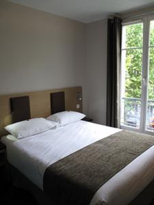 Source Hotel Paris 135 Avenue De Saint Ouen