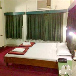 Circular Hotel Kolkata 177/ A, Acharya Jagadish Chandra Bose Road