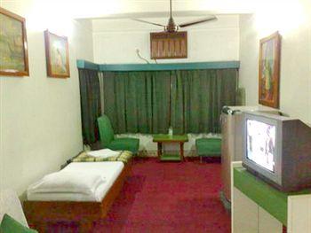 Circular Hotel Kolkata 177/ A, Acharya Jagadish Chandra Bose Road