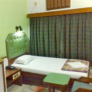 Circular Hotel Kolkata 177/ A, Acharya Jagadish Chandra Bose Road