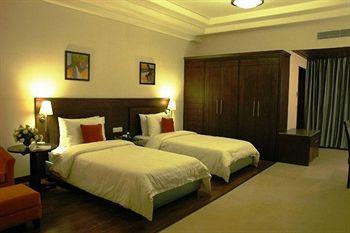 City Heart Hotel Ludhiana Badhor House, Near Clock Tower