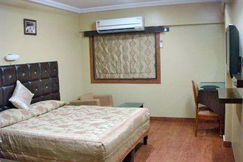 Hotel Highway Inn Mumbai Vishal Hall Andheri Kurla Road near Andheri Railway Station Andheri (East)