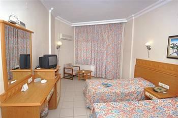 Riviera Hotel Alanya Saray Mah.Güzelyalı Cad.No:32