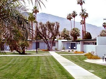 The Horizon Hotel Palm Springs 1050 E. Palm Canyon