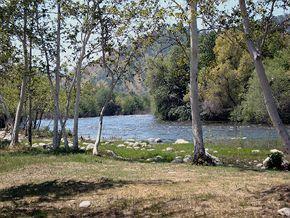 Sequoia Riverfront Cabins Three Rivers (California) Kaweah General Store & Lodging 40462 Sierra Drive,