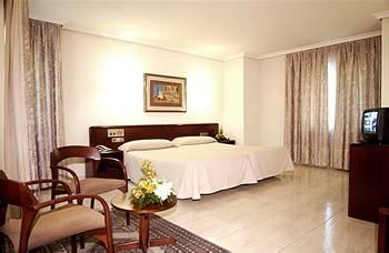 Husa Imperial Hotel Sant Julia de Loria Avinguda Rocafort, 27