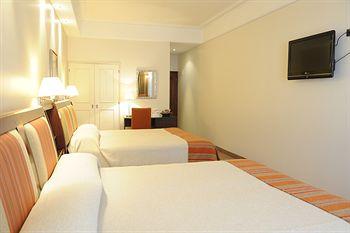 Almeria Hotel Salta Vicente Lopez, 146