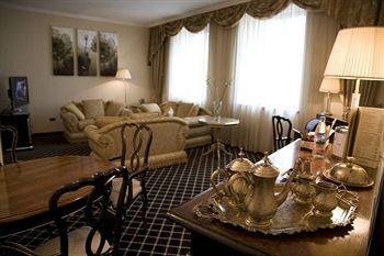 Golden Tulip Hotel Yerevan 14 Abovian Street