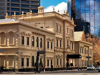 Medina Grand Treasury Hotel Adelaide 2 Flinders Street