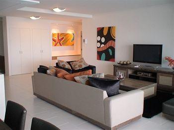 Peninsula Airlie Beach Apartments 144 Shingley Drive