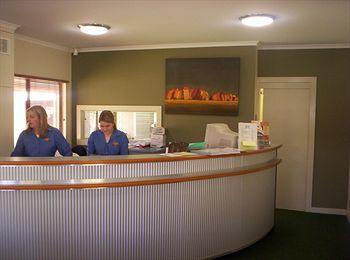 Heavitree Gap Outback Lodge Alice Springs Palm Circuit