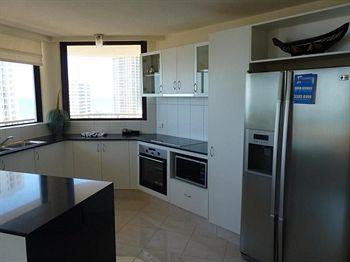 Regent Apartments Gold Coast 18-24 Aubrey Street Surfers Paradise