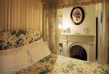 Alice's Cottages & Spa Hideaways Launceston 129 Balfour Street Launceston Tasmania 7250