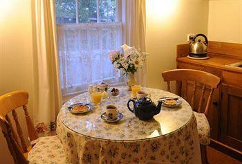 Alice's Cottages & Spa Hideaways Launceston 129 Balfour Street Launceston Tasmania 7250