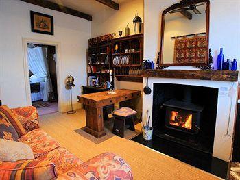 Alice's Cottages & Spa Hideaways Launceston 129 Balfour Street Launceston Tasmania 7250