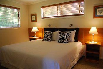 Kentia Holiday Apartments Norfolk Island 149 Collinns Head Road