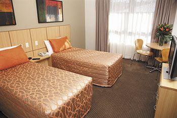 Travelodge Manly Warringah Hotel Sydney 4-10 Victor Road, Brookvale