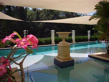 Mandalay Luxury Beachfront Apartments Port Douglas Corner Garrick & Beryl Streets