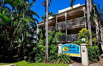 Latitude 16 Driftwood Mantaray on Macrossan Apartment Port Douglas 65 Macrossan Street