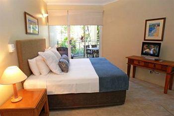 Latitude 16 Beaches Apartments Port Douglas 19-21 The Esplanade