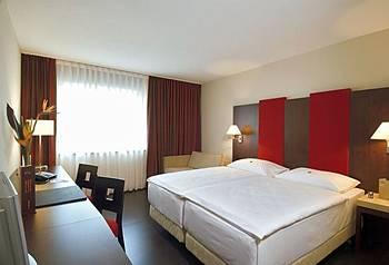 NH Vienna Airport Hotel Hotelstrasse 1-3