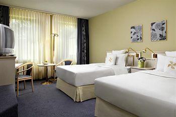 Four Points Hotel Brussels Rue Paul Spaak 15