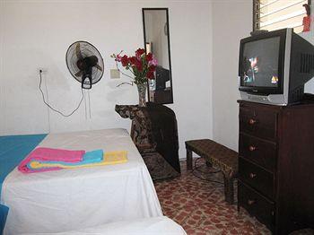 Bachelor Inn Hotel Belize 5931 Bachelor Ave West Landivar Belize City