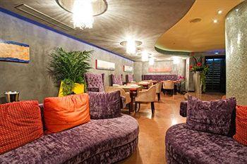 Les Fleurs Hotel Sofia 21 Vitosha Blvd.