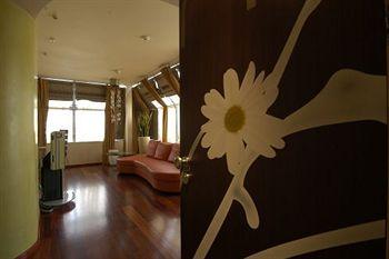 Les Fleurs Hotel Sofia 21 Vitosha Blvd.