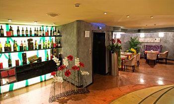 Les Fleurs Hotel Sofia 21 Vitosha Blvd.