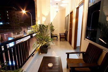 Diamond Palace Hotel Phnom Penh No 128 E3-E4 Street Sothearos