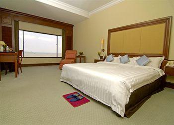 Cambodiana Hotel Phnom Penh 313 Sisowath Quay