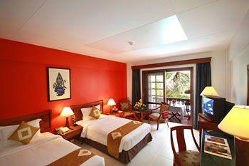 Royal Bay Inn Angkor Resort Siem Reap Oum Khun Str, Module 1, Svay Dangkum,