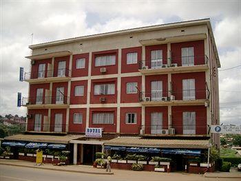 Hotel Le Relais Saint Jacques Yaounde BP 14652 Yaounde