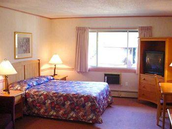 Lake City Inn & Suites Burnaby 5415 Lougheed Highway