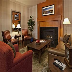 Country Inn & Suites Airport Calgary 2481 39th Avenue North East