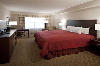 Country Inn & Suites Airport Calgary 2481 39th Avenue North East