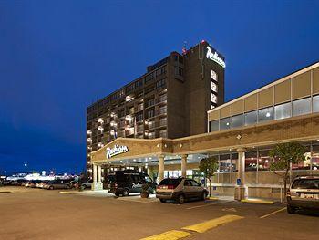 Radisson Hotel Calgary Airport 2120 16th Avenue North East