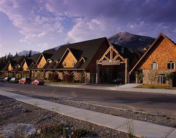 Mystic Springs Chalets & Hot Pools Canmore 140 Kananaskis Way