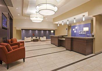 Holiday Inn Express Hotel & Suites Chatham South 575 Richmond Street