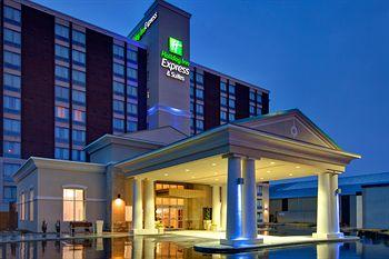 Holiday Inn Express Hotel & Suites Chatham City 575 Richmond Street