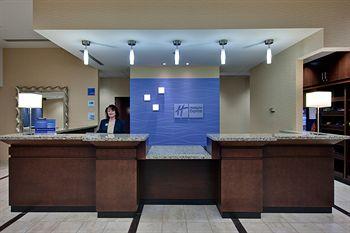 Holiday Inn Express Hotel & Suites Chatham City 575 Richmond Street