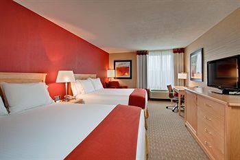 Holiday Inn Express Hotel & Suites Chatham City 575 Richmond Street