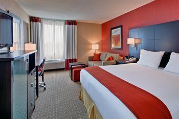 Holiday Inn Express Hotel & Suites Chatham City 575 Richmond Street