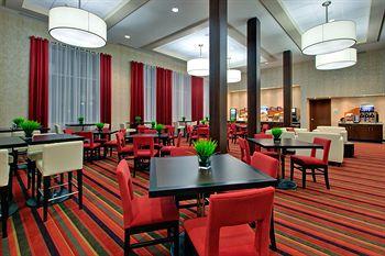 Holiday Inn Express Hotel & Suites Chatham City 575 Richmond Street