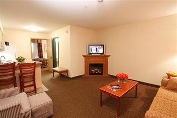 Pomeroy Inn & Suites Grande Prairie 11710-102 Street