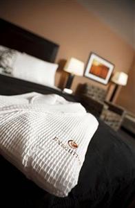 Executive Express Hotel LeDuc 8116 Sparrow Crescent